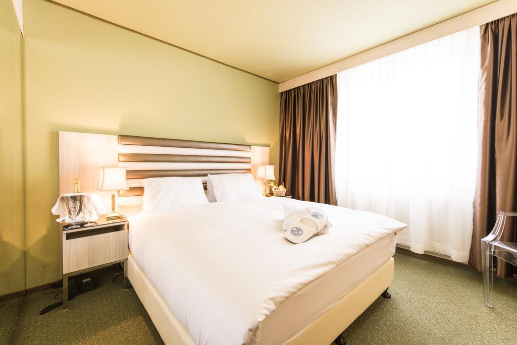 Posthotel Holiday Villa أروسا المظهر الخارجي الصورة