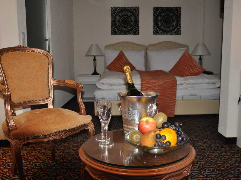Posthotel Holiday Villa أروسا الغرفة الصورة